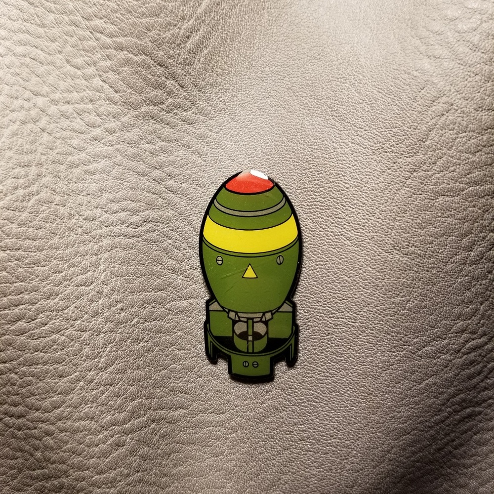 Lootcrate June 2016 "Dystopia" Pin